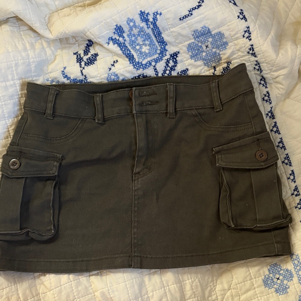 SHEIN Olive Green Apparel